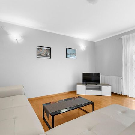 Villa Hope - Apartments With Shared Pool Porec Bilik gambar