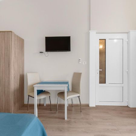Villa Hope - Apartments With Shared Pool Porec Bilik gambar